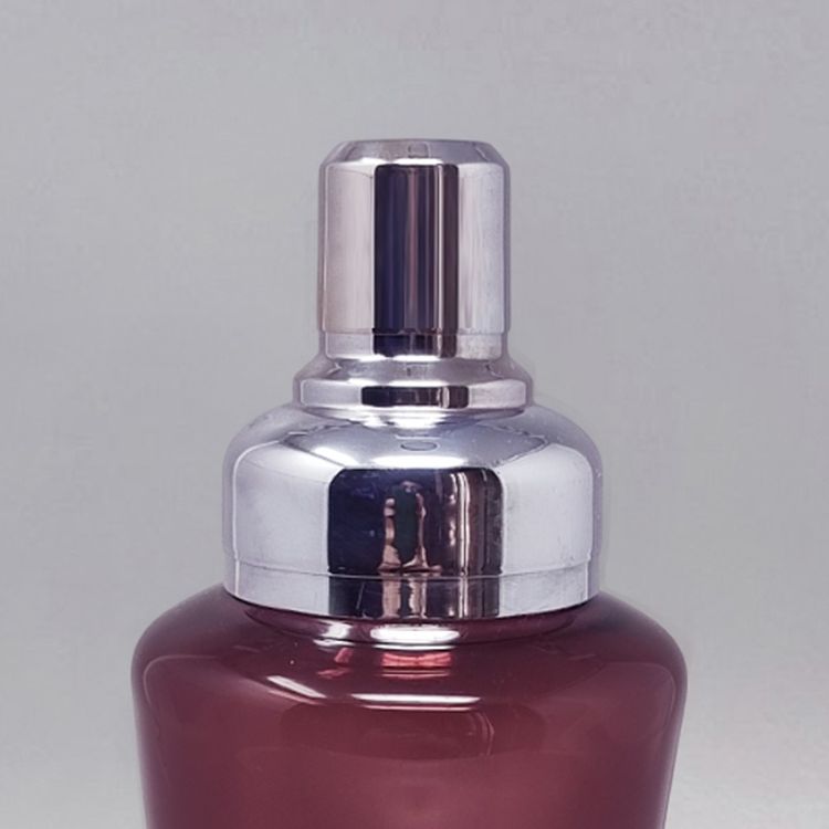 Superbe shaker violet des années 1970 en verre de Murano. Fabriqué en Italie.