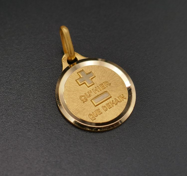 Augis-Liebesmedaille, 16 mm. Neuwertiger Zustand.