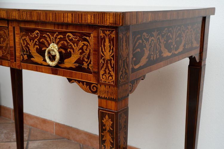Bureau avec chaise ancienne Louis XVI, Lombardie, XVIIIe siècle.