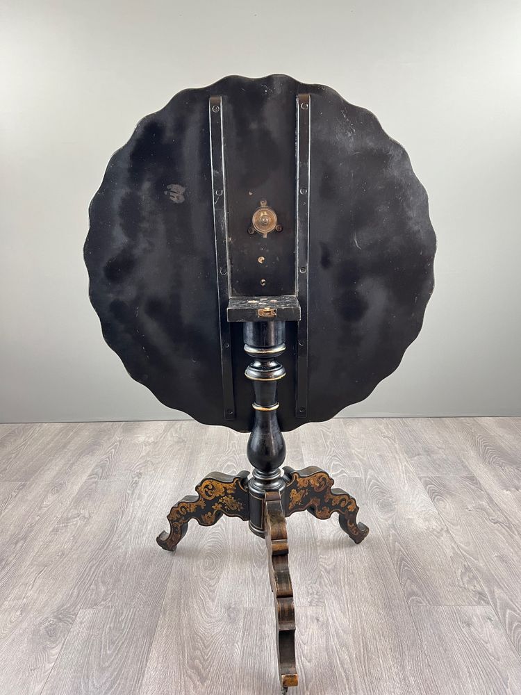 Napoleon III Säulentisch aus lackiertem Holz, Blumendekor, 19. Jahrhundert