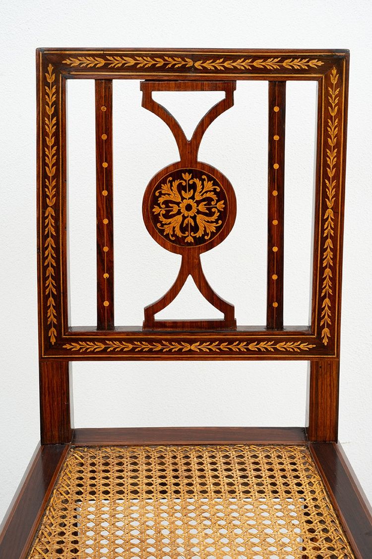 Chaise ancienne Louis XVI en bois précieux. Lombardie, XVIIIe siècle.