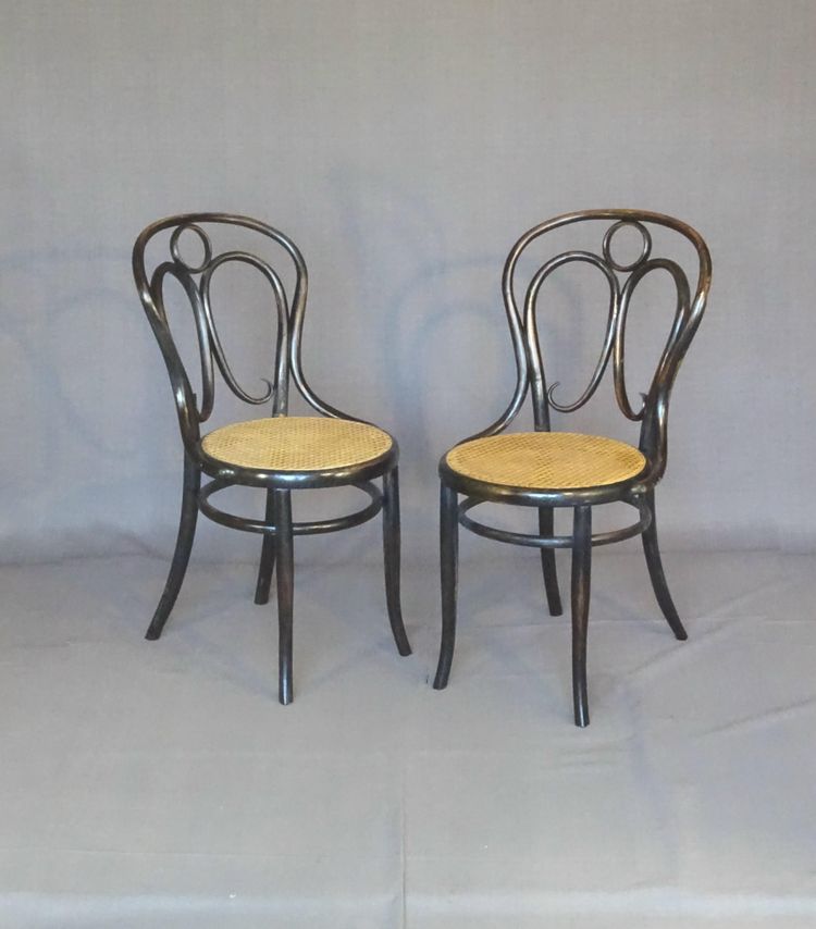 Deux chaises KOHN N°35, vers 1875 cannage neuf manuel- no Thonet