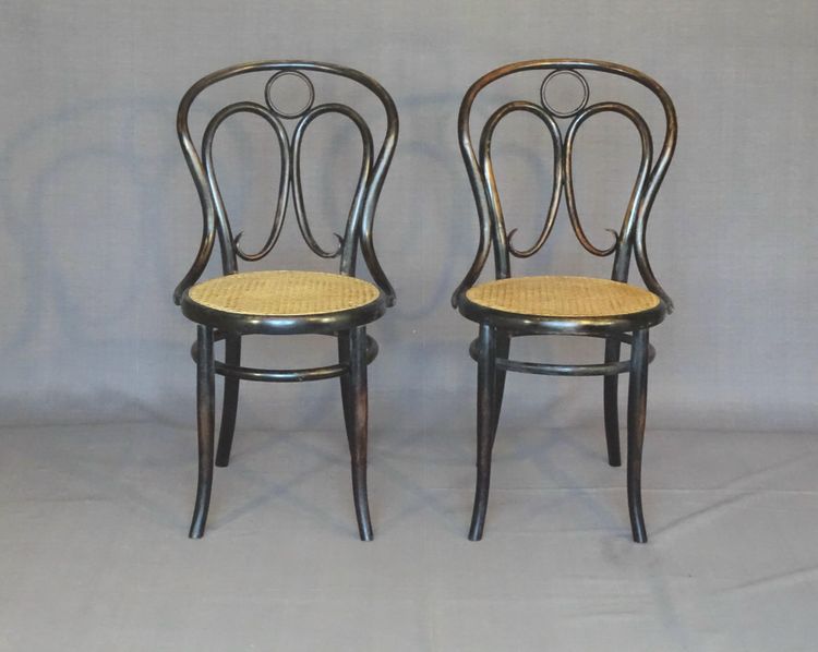 Deux chaises KOHN N°35, vers 1875 cannage neuf manuel- no Thonet