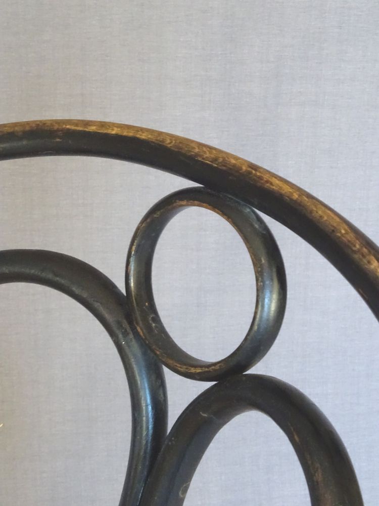 Deux chaises KOHN N°35, vers 1875 cannage neuf manuel- no Thonet