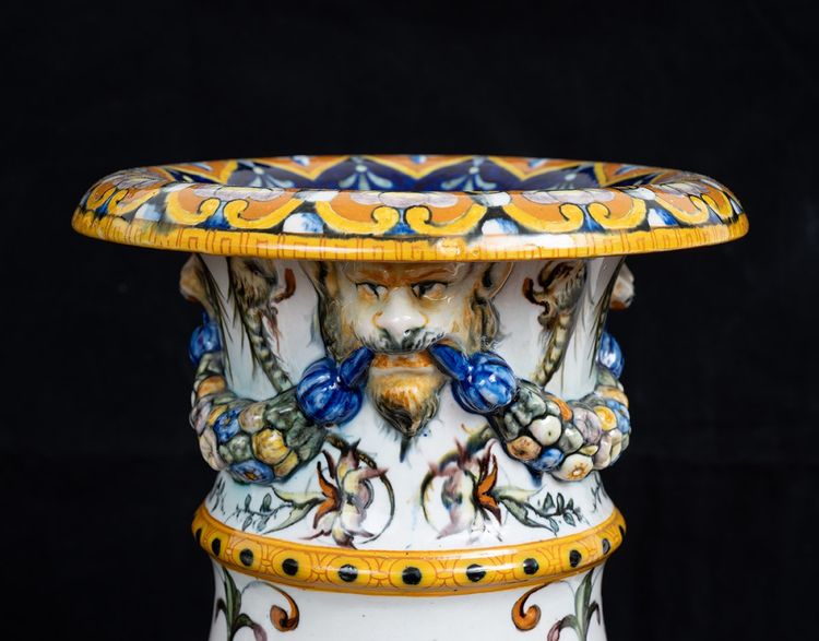 Paire de vases anciens signés "Ginori" 19ème siècle.