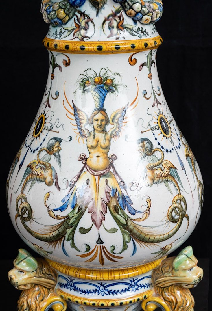 Paire de vases anciens signés "Ginori" 19ème siècle.