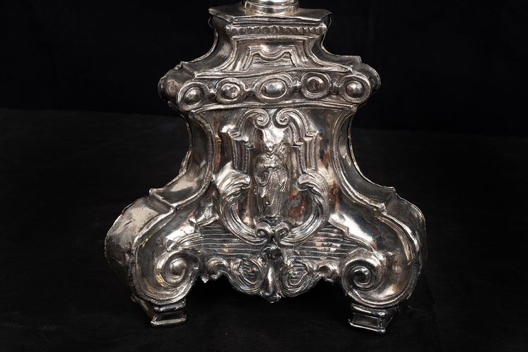 Candélabre ancien en bronze argenté du XVIIIe siècle.