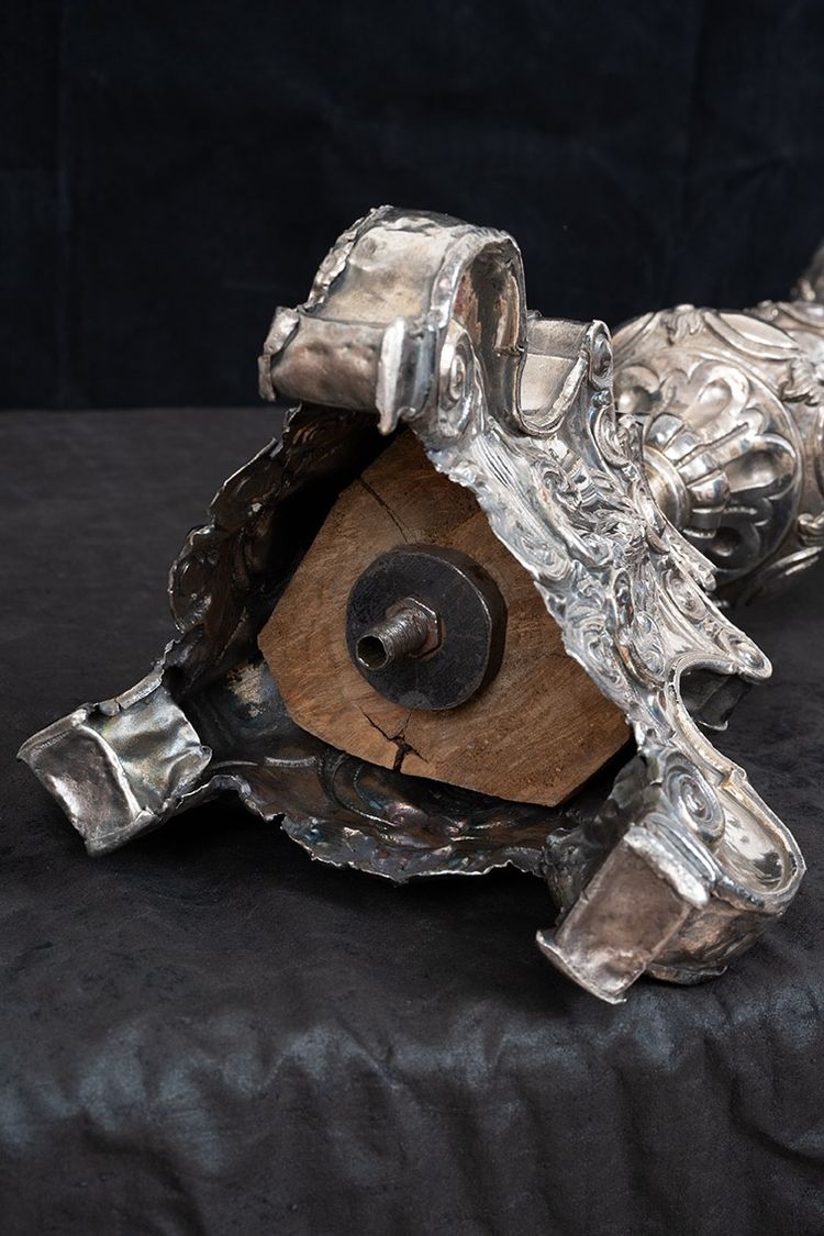 Candélabre ancien en bronze argenté du XVIIIe siècle.