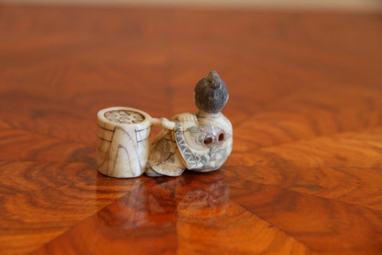 Un Netsuke Chinois En Ivoire d'époque XIXème Siècle
