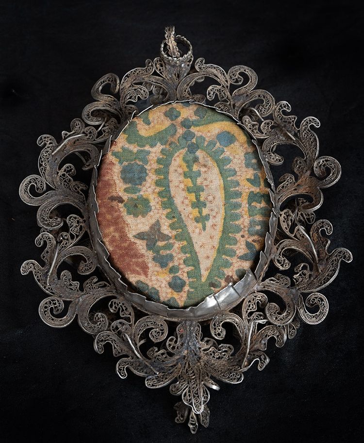 Plaque peinte à la main avec cadre en filigrane d'argent. Rome, XVIIIe siècle.
