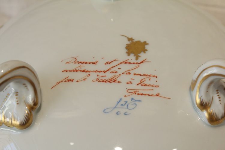 Porcelain footed bowl signed Le Tallec in Paris, Musical attributes, 20th century