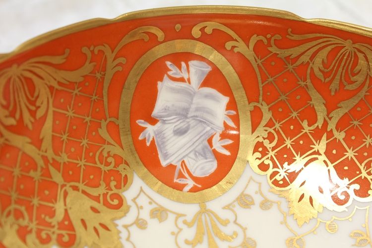 Porcelain footed bowl signed Le Tallec in Paris, Musical attributes, 20th century