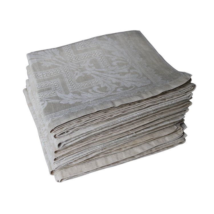 12 ivory-colored linen napkins with openwork floral decoration, very good condition, early 20th century