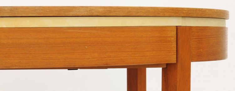 Round table 1960