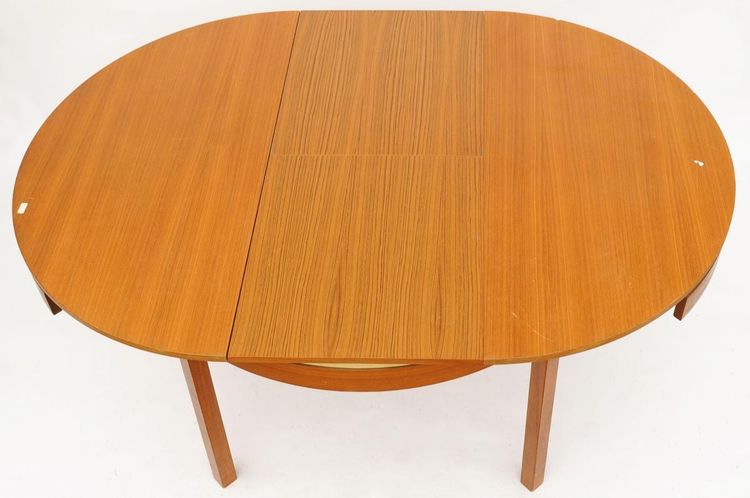 Round table 1960