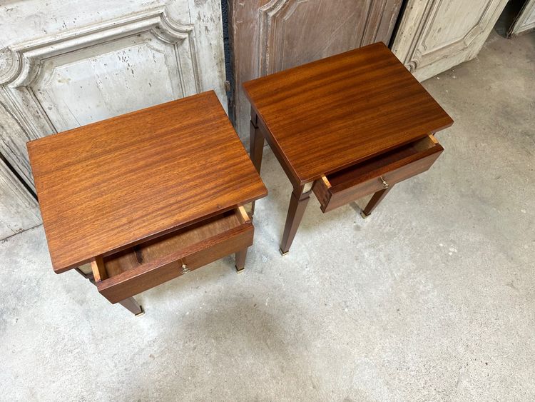 Paire de chevets formant bouts de canapé Louis XVI