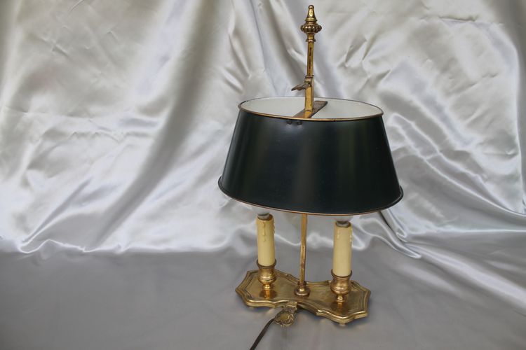 Lampada di transizione Luigi XV-Luigi XVI a 2 luci in bronzo a forma di bottiglia d'acqua calda, XX secolo