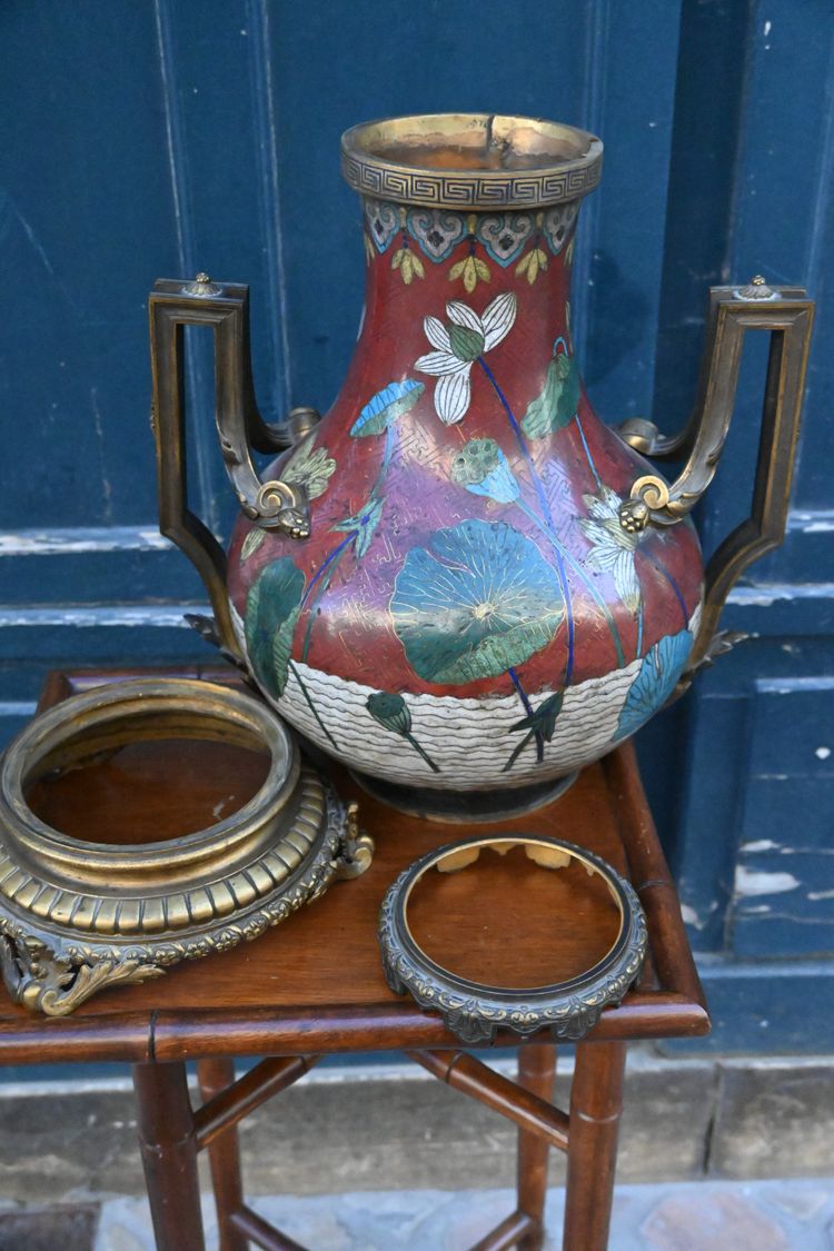 Beautiful and important cloisonné vase China XIX