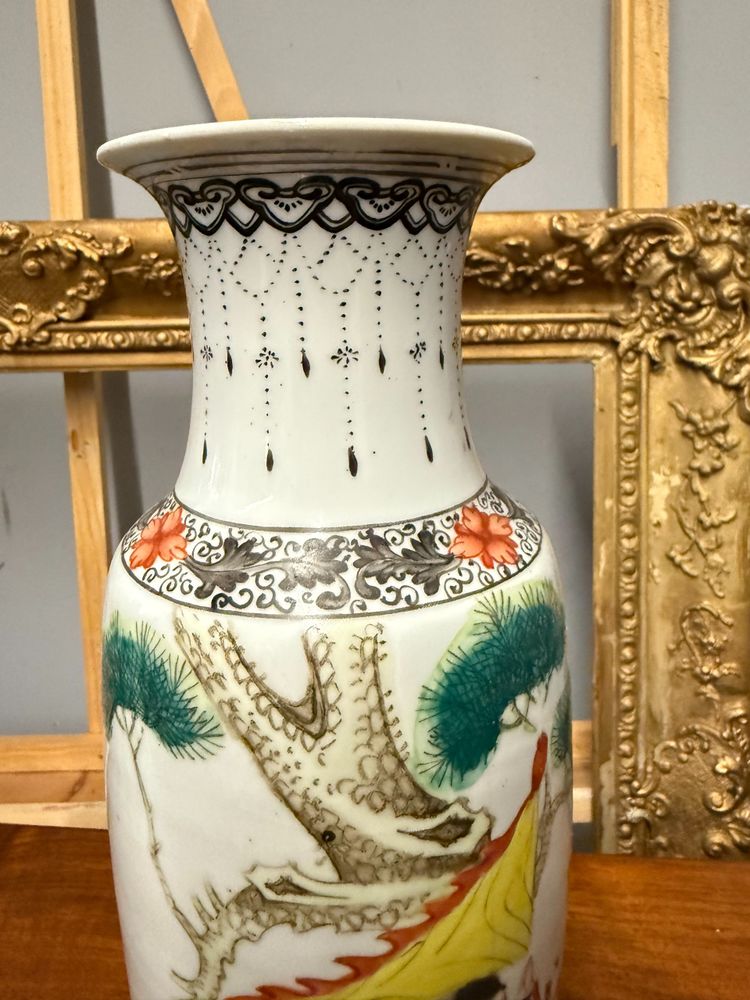 Chinese Qing dynasty porcelain vase, 20th century, 38x15cm
