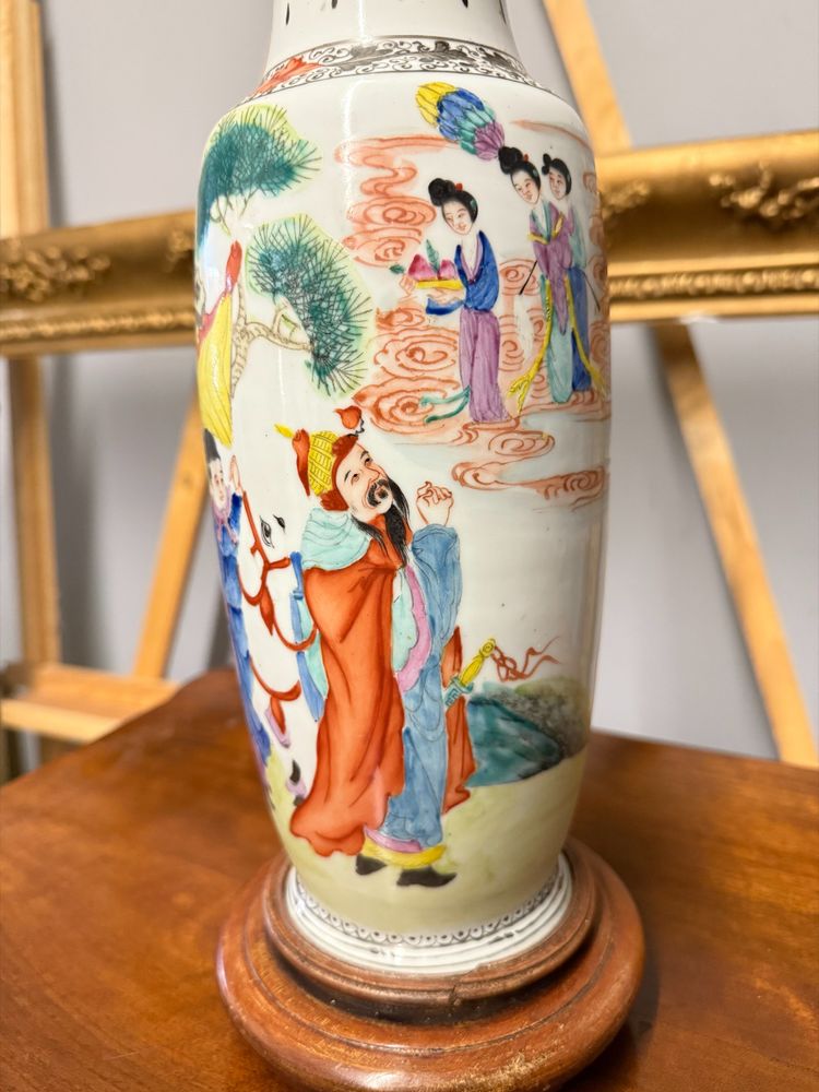 Chinese Qing dynasty porcelain vase, 20th century, 38x15cm