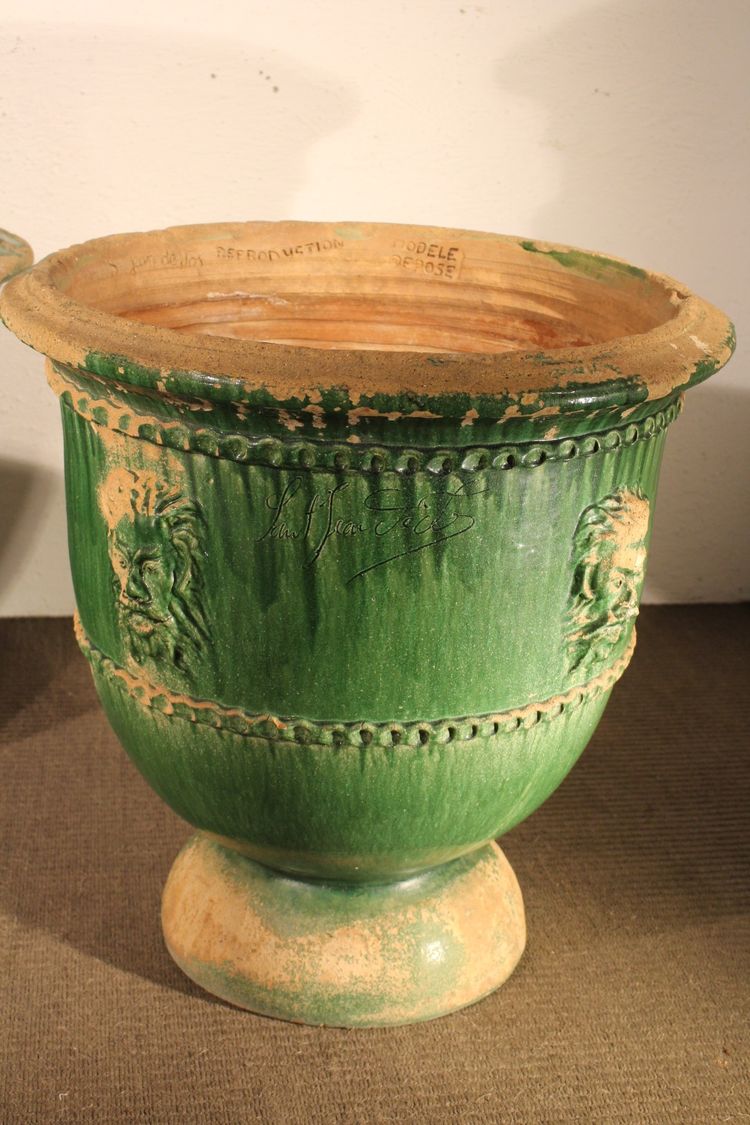  Pair of vases from Saint-Jean de Fos
