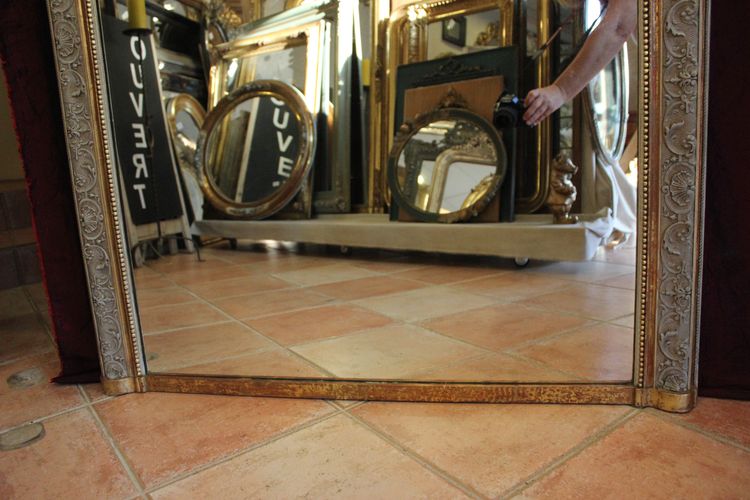 107 x 173 cm Napoleon III pearled mirror, Louis XV-style pediment décor, gold leaf and patina