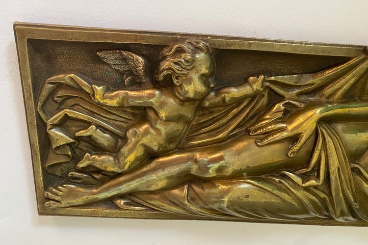 "Il sonno di Venere". Grande altorilievo in bronzo del XIX secolo.