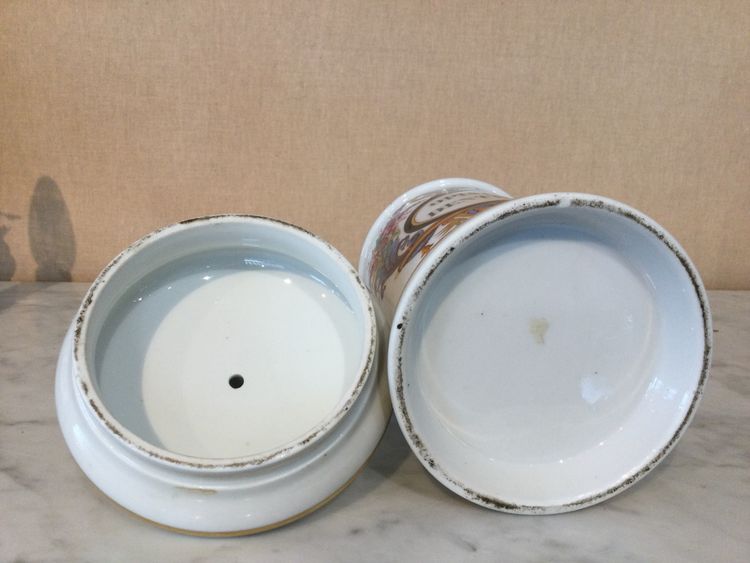 A porcelain medicine jar marked OPIAT: DENTIF