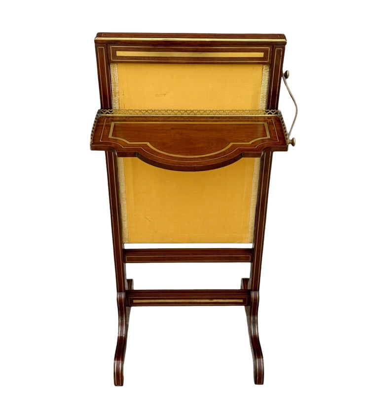 ÉCRAN DE CHEMINÉE ÉPOQUE CHARLES X EN PALISSANDRE ET FILETS DE LAITON