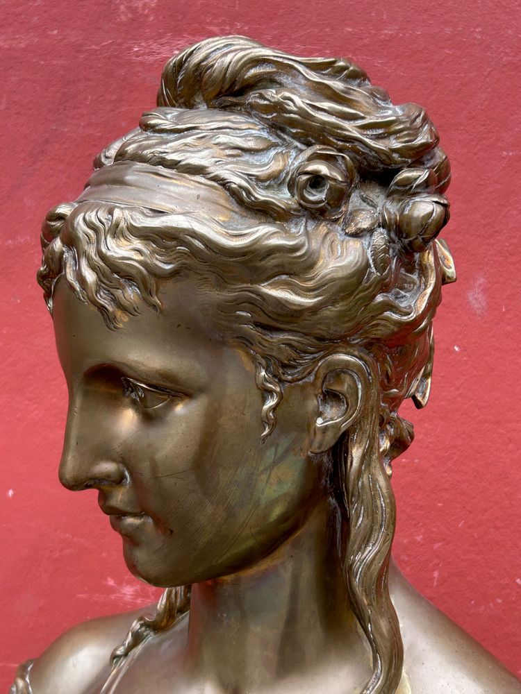 Henry étienne Dumaige ( 1830-1888) Imponente busto in bronzo di giovane donna H 59 cm