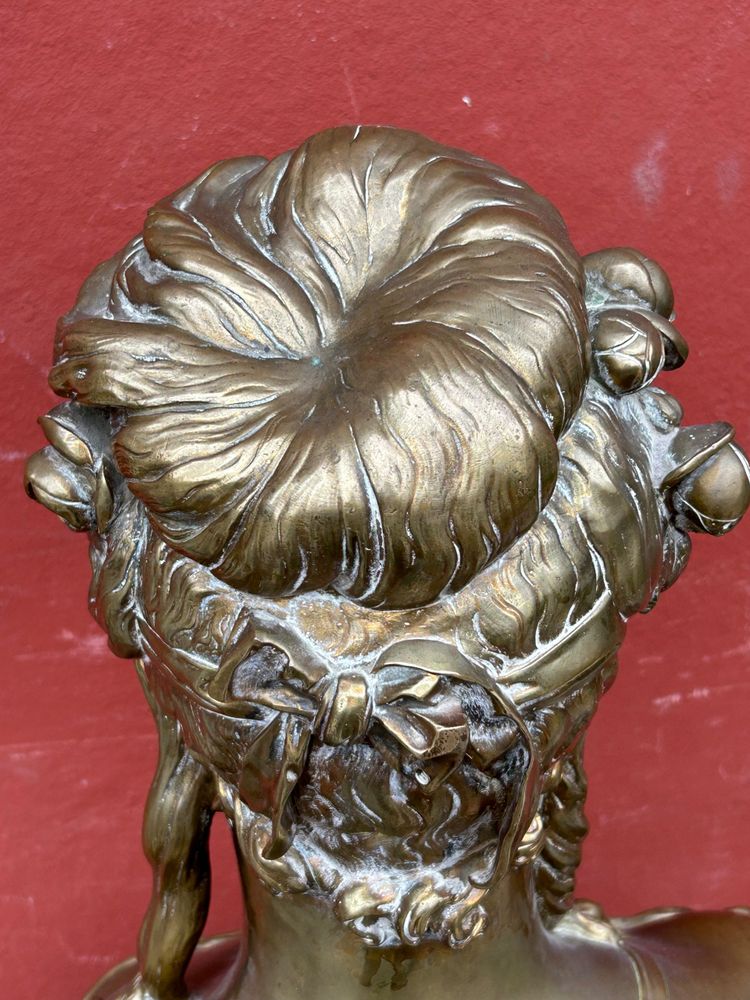 Henry étienne Dumaige ( 1830-1888) Imponente busto in bronzo di giovane donna H 59 cm
