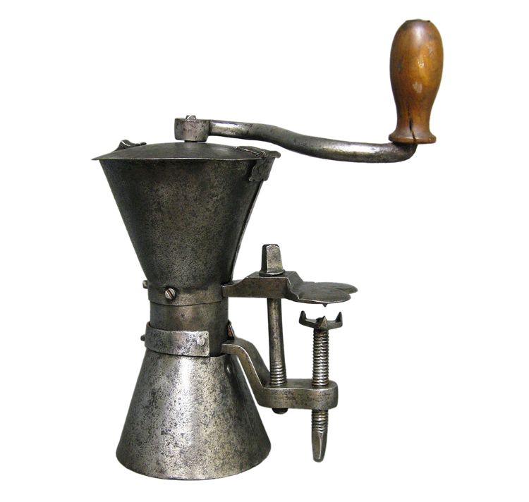 Moulin à Café En Fer Forgé de Forme Sablier XVIIe/XVIIIe.