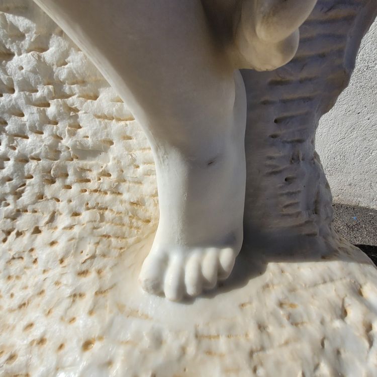 Grande bagnante su roccia, marmo bianco di grandi dimensioni (155 cm), fine XIX secolo