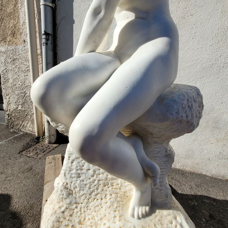 Grande bagnante su roccia, marmo bianco di grandi dimensioni (155 cm), fine XIX secolo