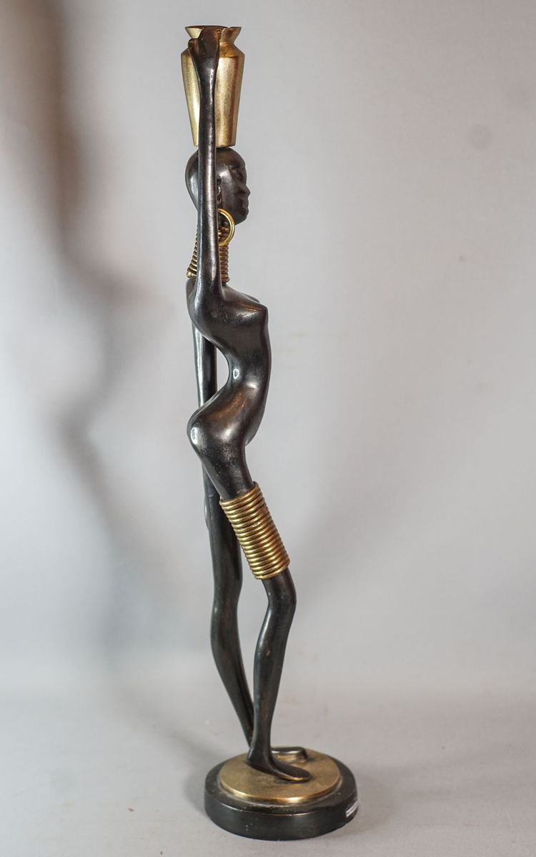 Karl HAGENAUER (1898 - 1956), After, Porteuse d'eau bronze