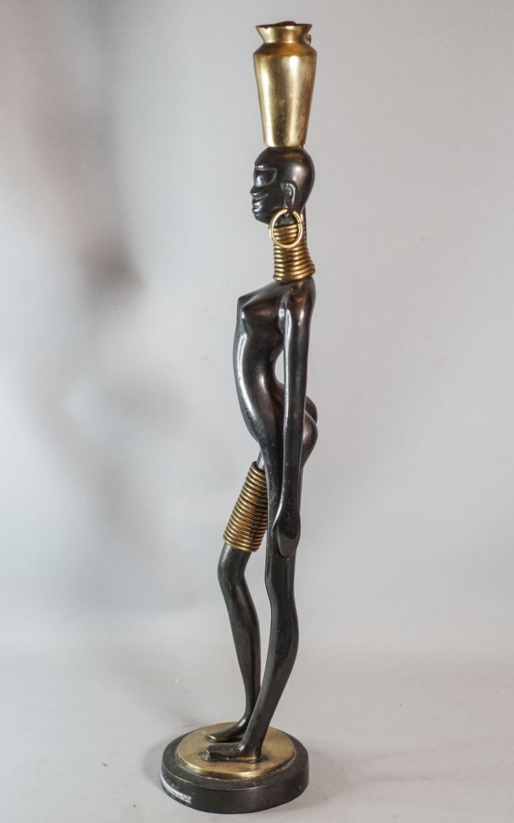 Karl HAGENAUER (1898 - 1956), After, Porteuse d'eau bronze
