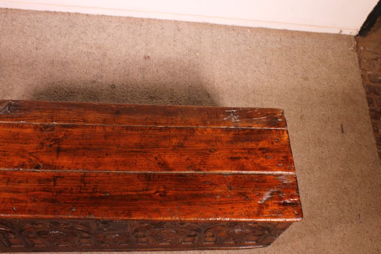 Cassapanca in rovere di epoca gotica