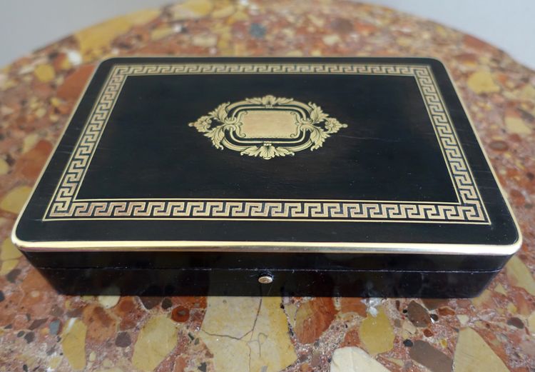 Scatola per giochi di carte in intarsio di Boulle, legno annerito e ottone, periodo Napoleone III