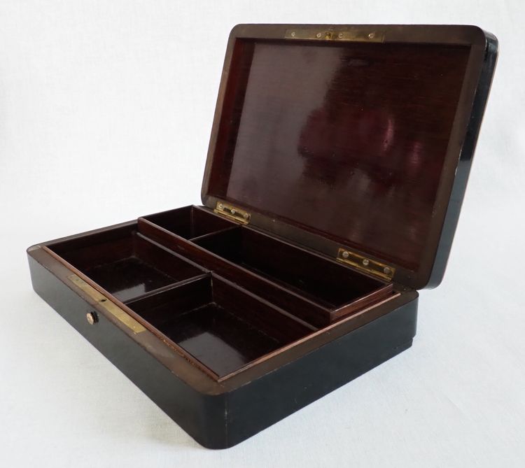 Scatola per giochi di carte in intarsio di Boulle, legno annerito e ottone, periodo Napoleone III