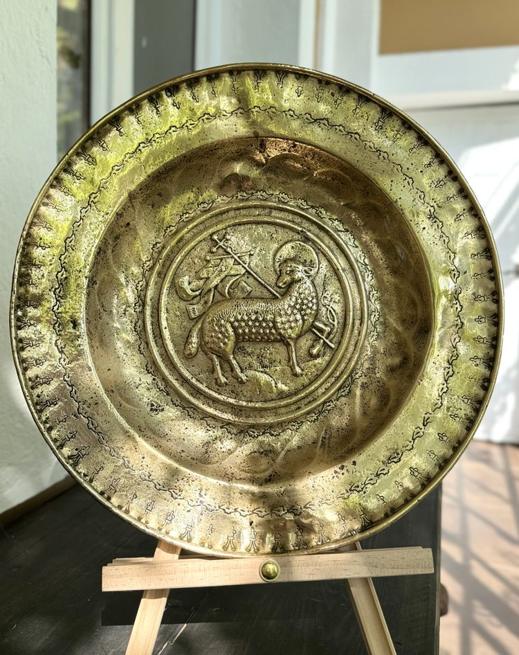Plat d'Offrandes à Décor De l'Agnus Dei - XVIIIe