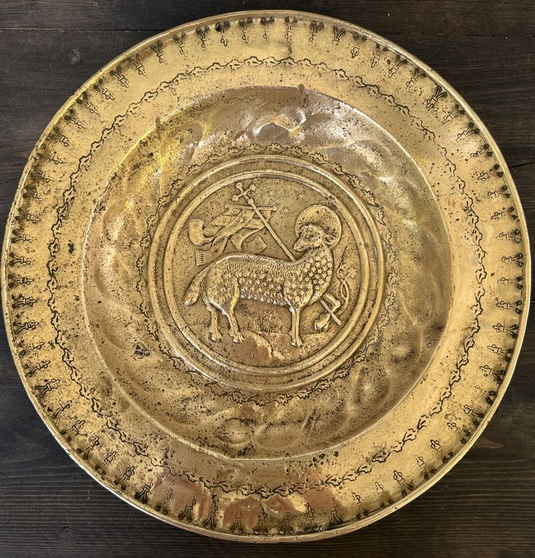 Plat d'Offrandes à Décor De l'Agnus Dei - XVIIIe