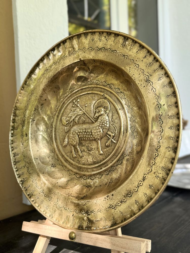 Plat d'Offrandes à Décor De l'Agnus Dei - XVIIIe