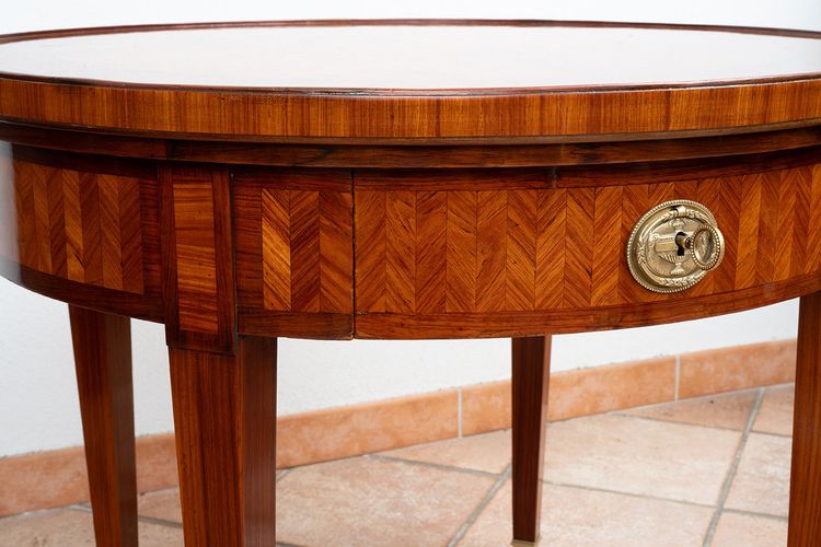 Table basse Napoléon III, France, début du XXe siècle.