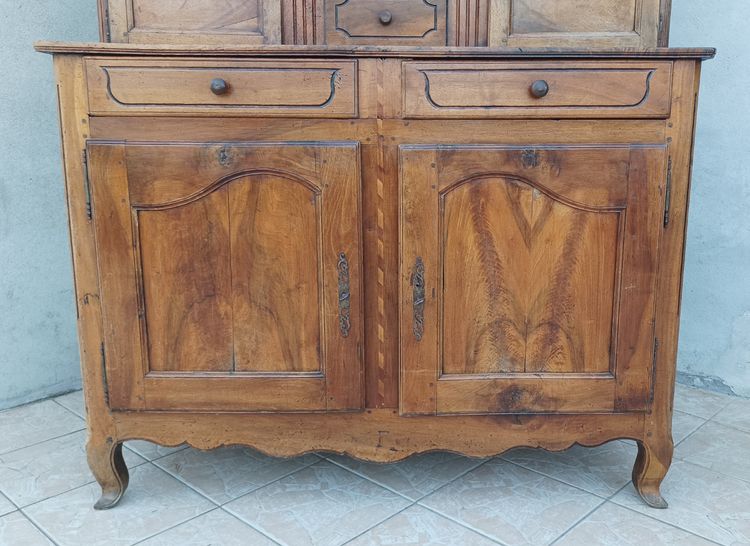 Louis XV chest of drawers in walnut
