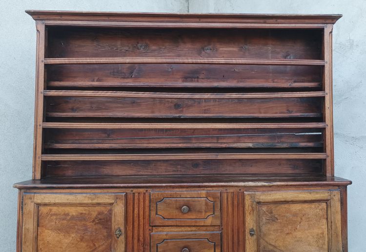 Louis XV chest of drawers in walnut