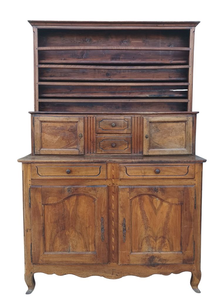 Louis XV chest of drawers in walnut