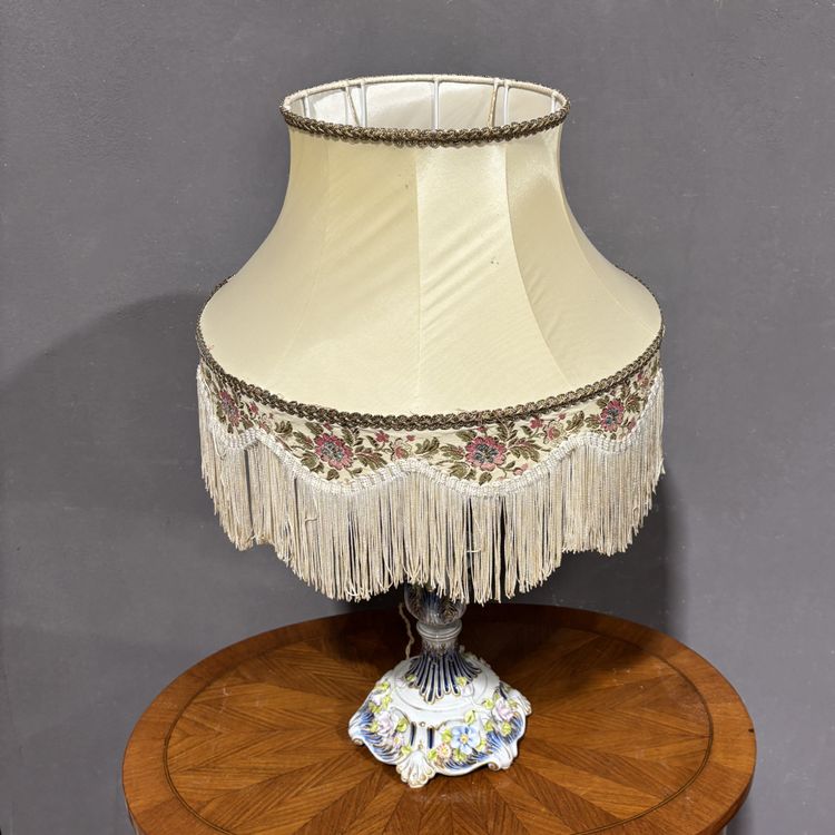 Capodimonte porcelain table lamp