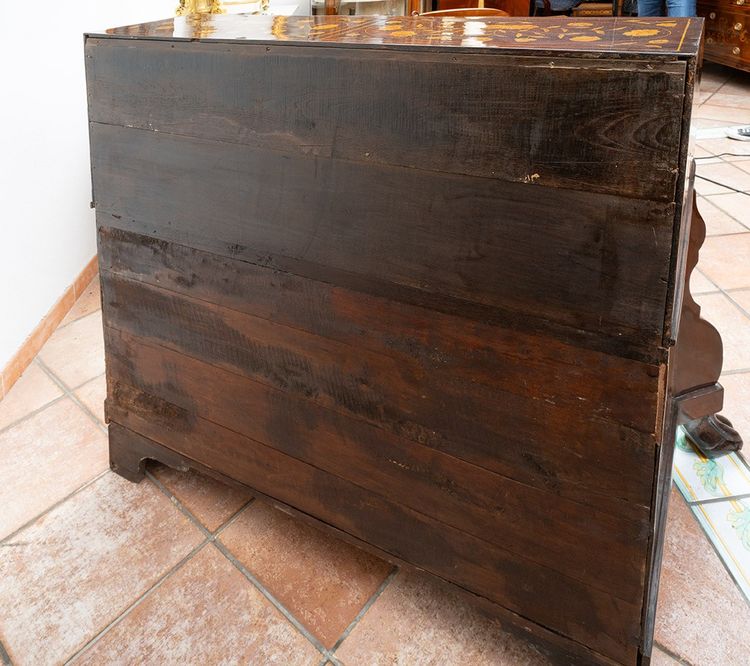 Bureau hollandais ancien, première moitié du XVIIIe siècle.