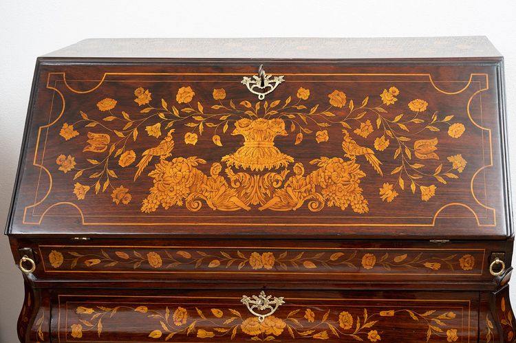 Bureau hollandais ancien, première moitié du XVIIIe siècle.