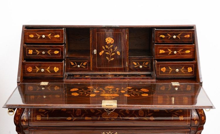 Bureau hollandais ancien, première moitié du XVIIIe siècle.